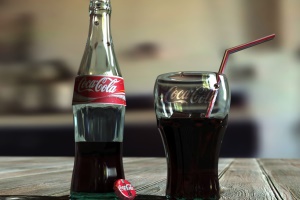 кока-кола в стакане