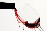 удаление пятен красного вина